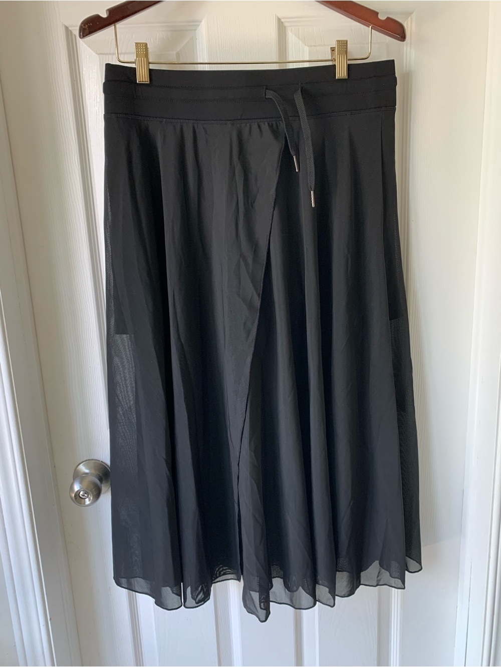 HALARA Black Semi sheer long skirt